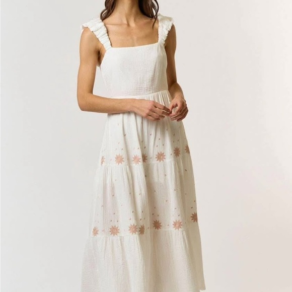 la lavon Dresses & Skirts - New without tags Chic White Ruffled Maxi Dress by La Lavon. Size M
